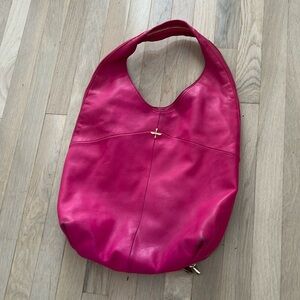 Pour la Victoire handbag leather.